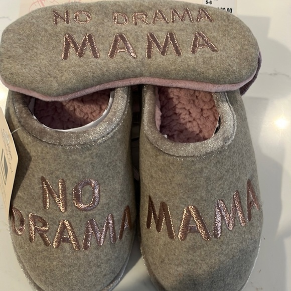 Cabernet Shoes - Cabernet size small 5-6 slippers.